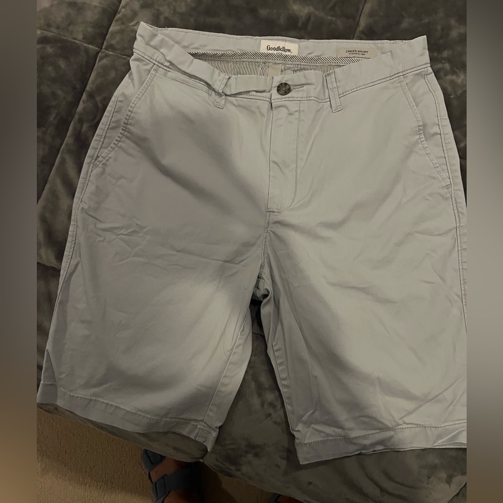 Goodfellow & Co Men’s light gray shorts size 30